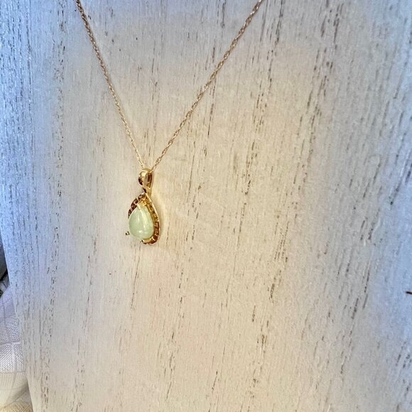 Green Jade Pendant Necklace 10K Gold Pendant, 14K Gold Chain - Picture 6 of 16